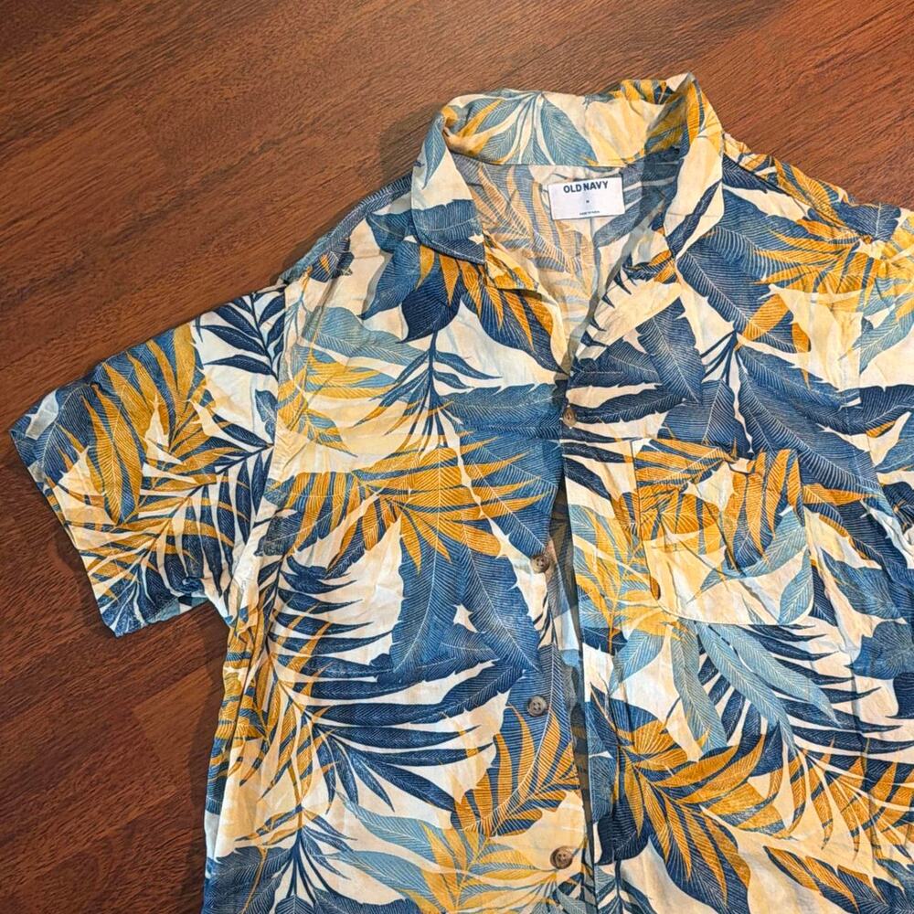 Old navy blue and yellow size M